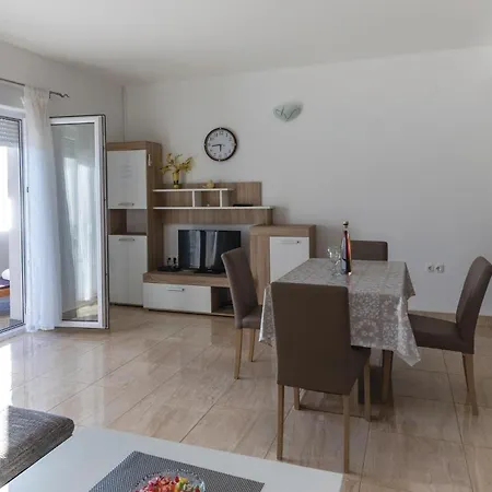 Awesome In With House Sea View